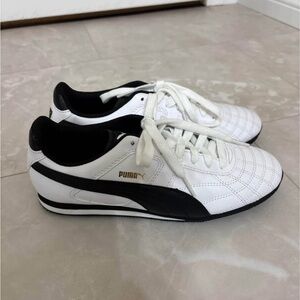 Puma Sneakers size 37.5 (5.5M/7-7.5W)